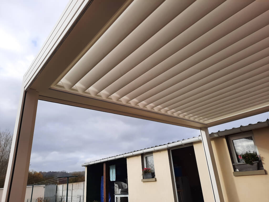 Pergola bioclimatique à Beaurainville par UCS Fermetures