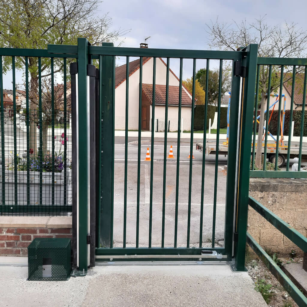 Portail du cimetière de Longueau par UCS Fermetures